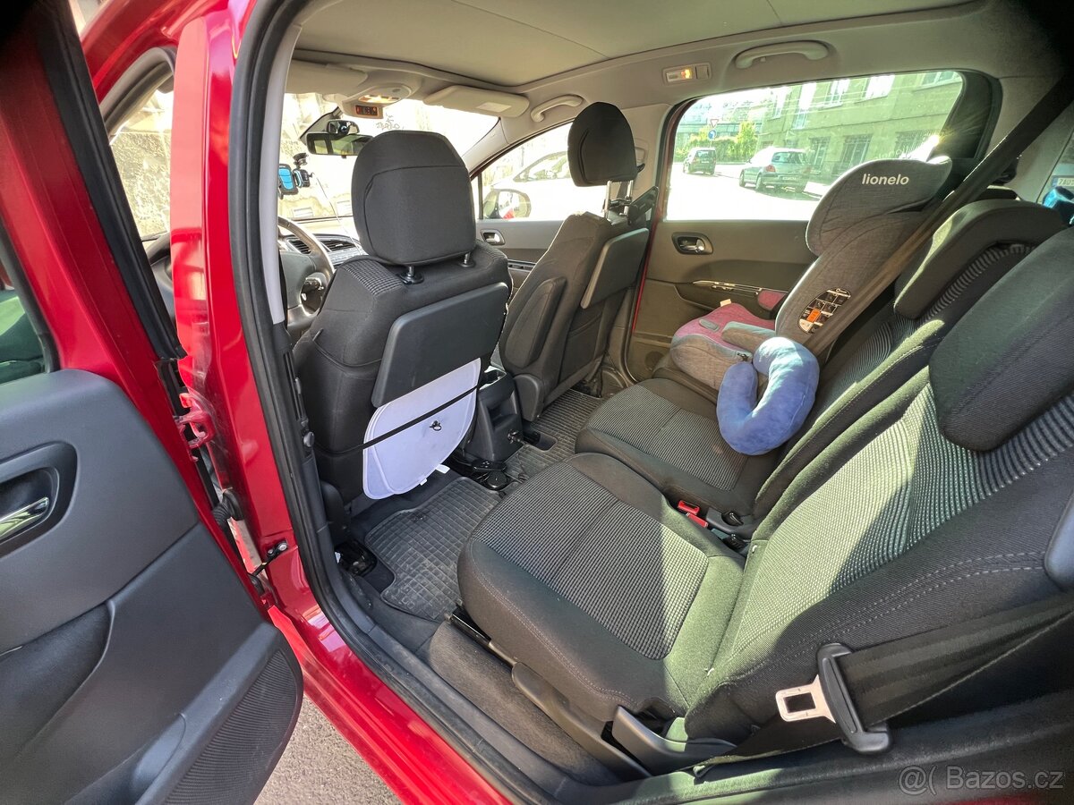 PEUGEOT 5008 1.6 VTi - 7