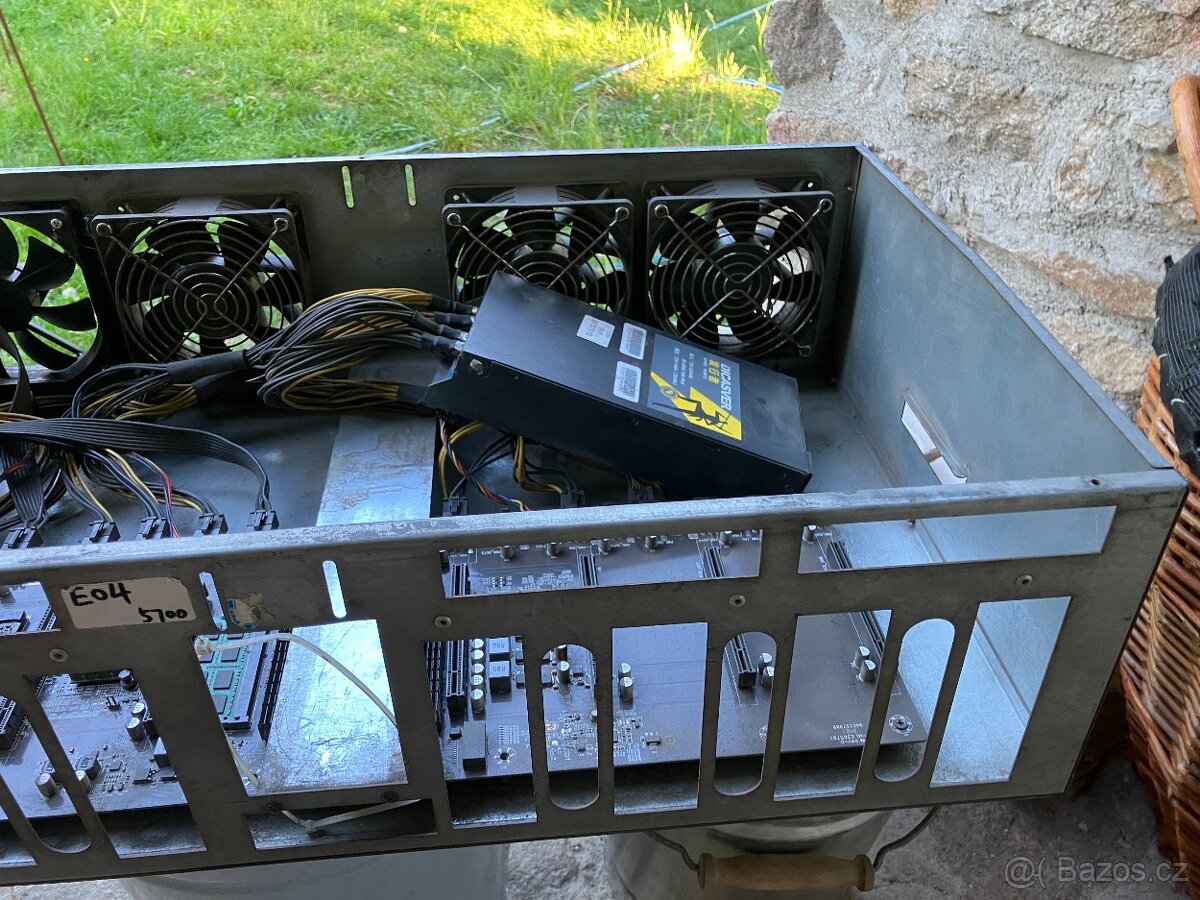 těžební rig na kryptoměny - mining rig - 7