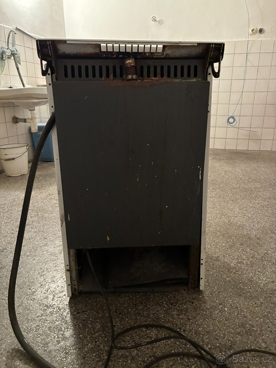 Kombinovaný elektroplynový sporák MORA 821 - 7