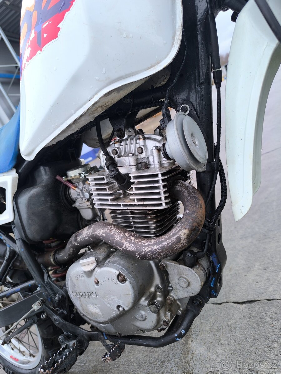 Suzuki DR 125 - 7