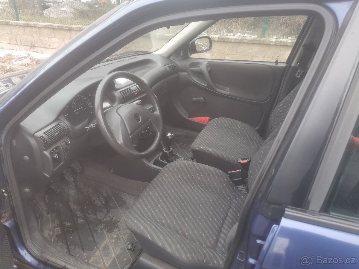 Opel Astra F Classic 1.6 benzín - 7