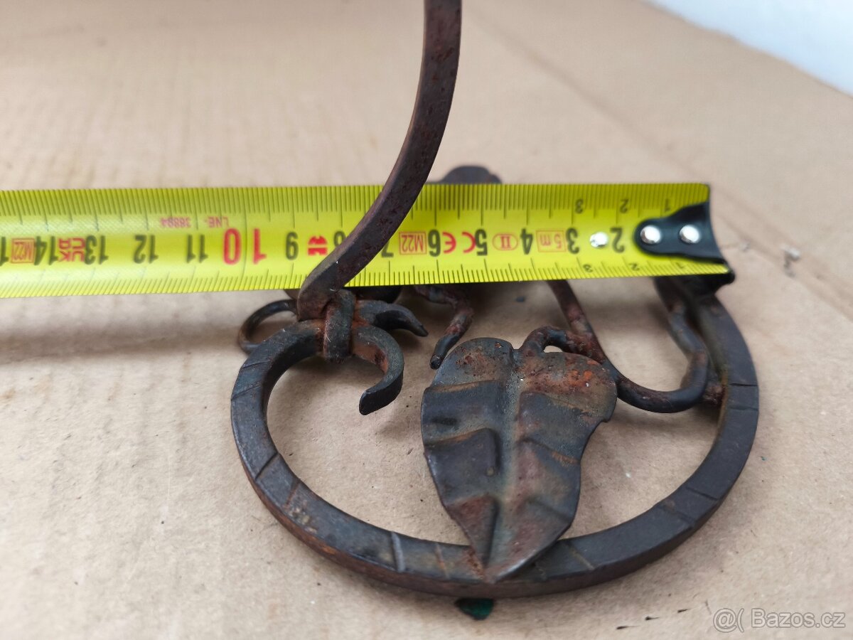 Prodám starožitný držák z tepaného železa - 7