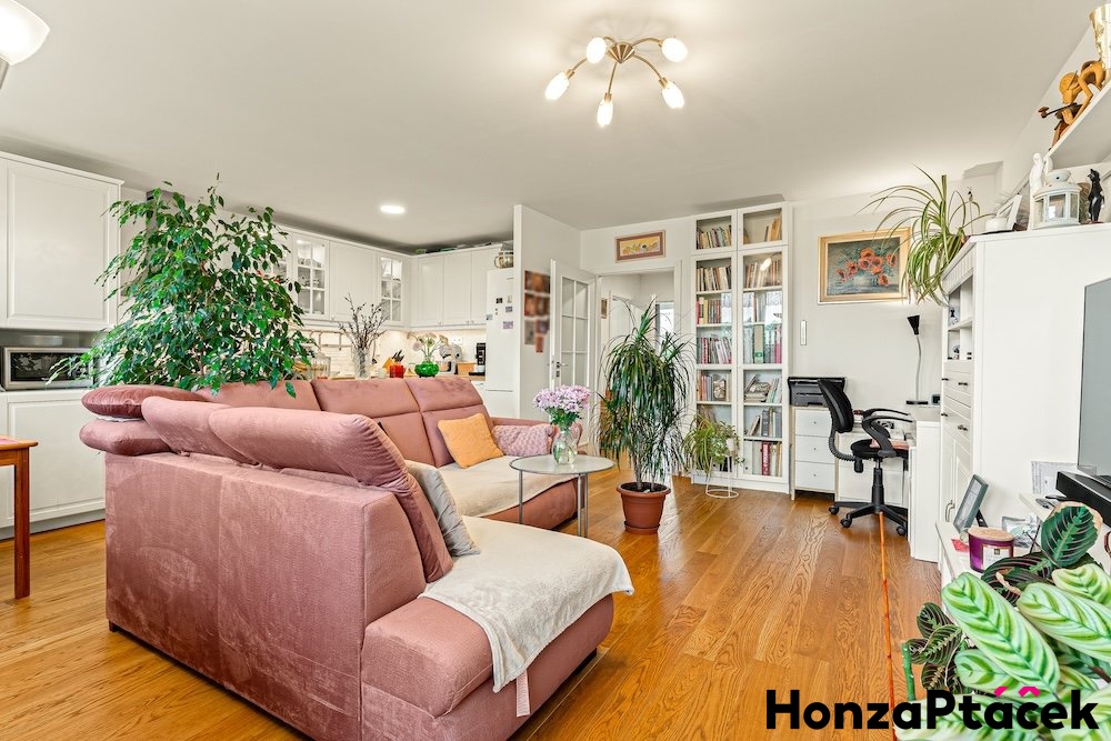 Prodej, byt 3+1 s lodžií, Třebešovská, Horní Počernice - 7