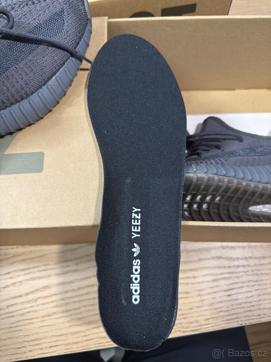 Adidas Yeezy boost 350 v2 black ray gum (44.5) - 7