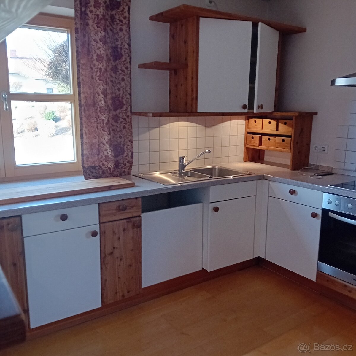 Kuchyňská linka se spotřebiči - 7