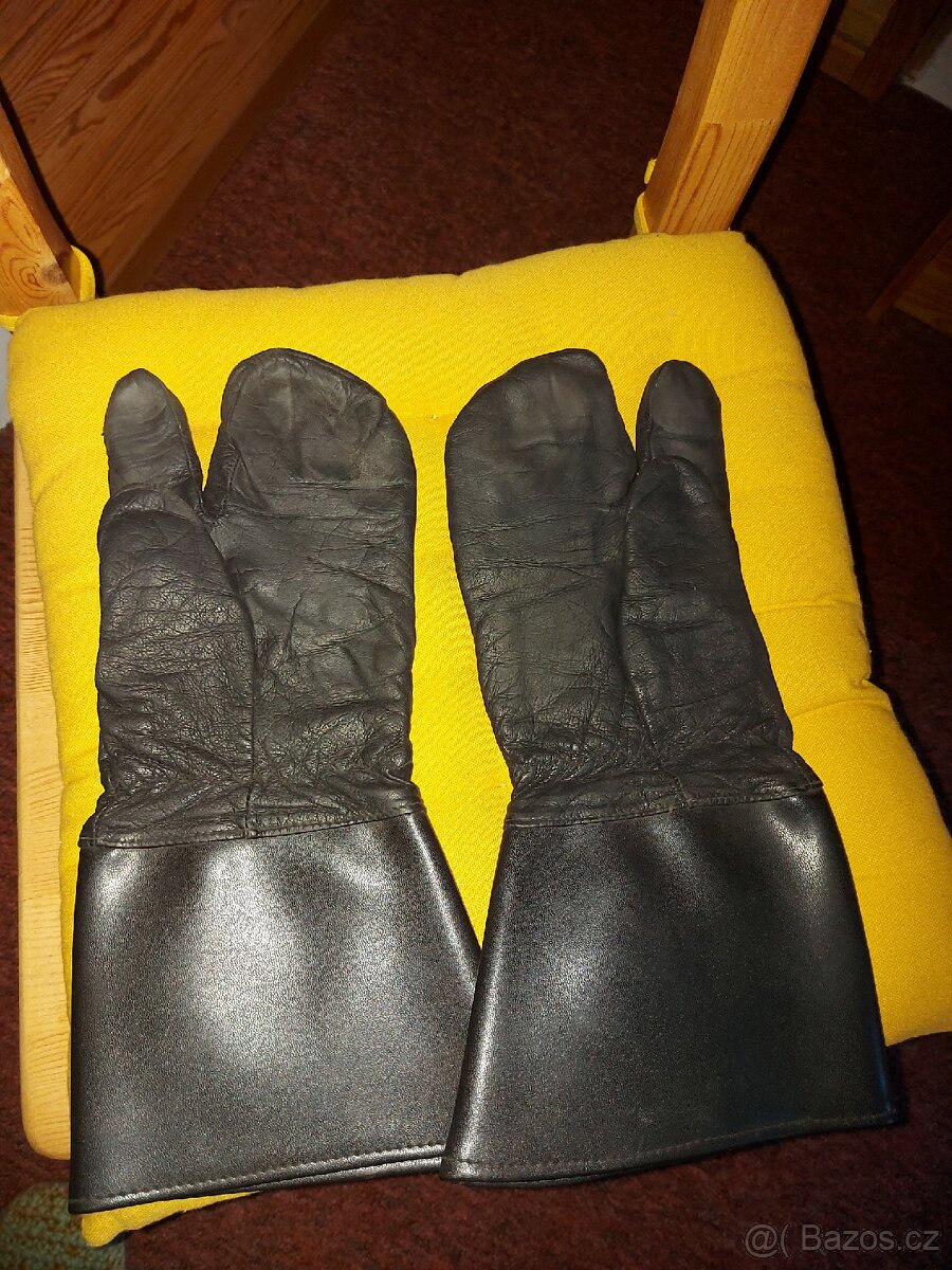 Prodám přilbu a kožené rukavice - 7