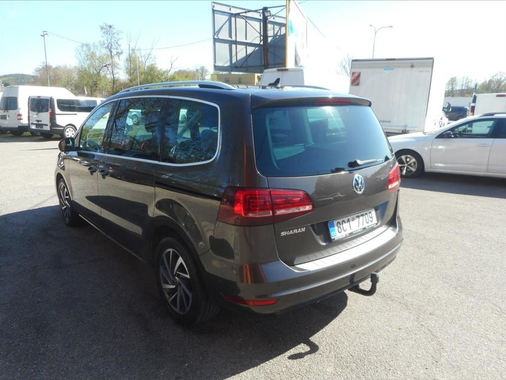 Volkswagen Sharan,2,0 TDi SOUND - 7