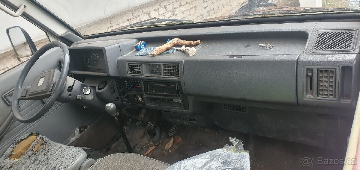 MAZDA E2200 díly - 7