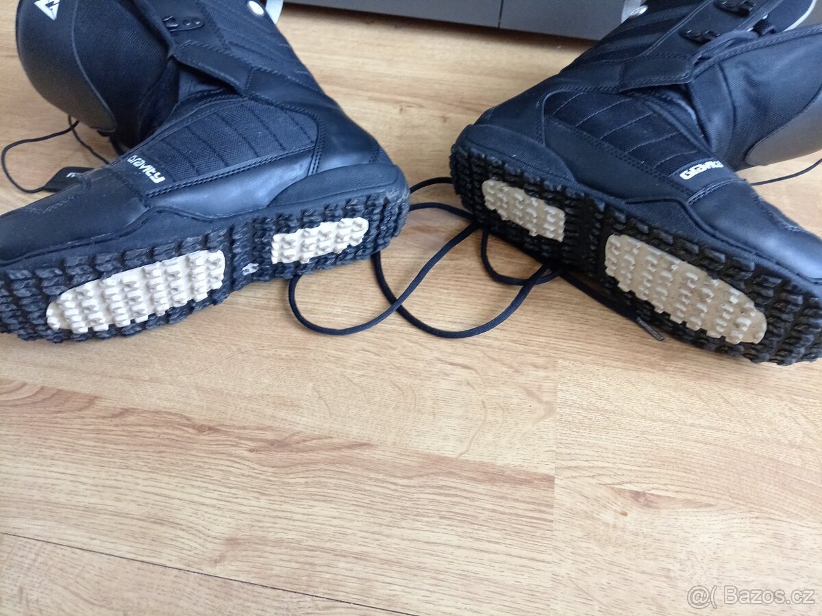 Boty na snowboard zn. GRAVITY, vel. 45 - 7