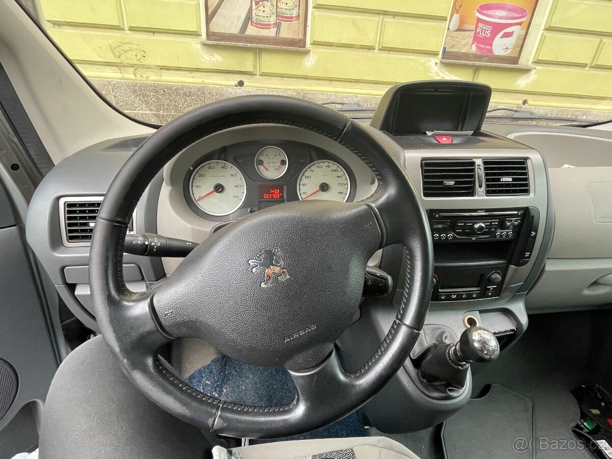 Peugeot Export r. 2010 - 1. majitel - 7