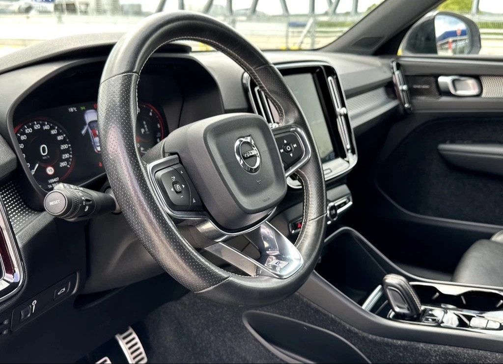 Volvo XC40, D4 140 KW Drive-E R-Design AWD - 7