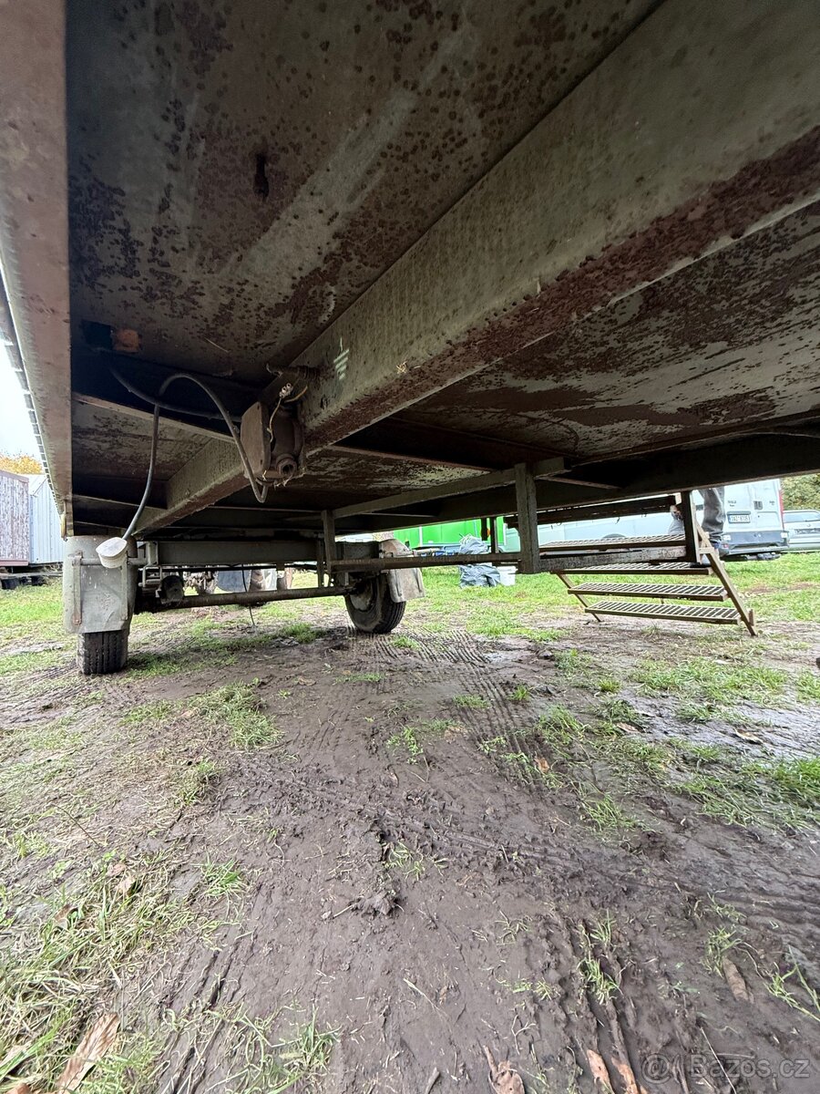 Maringotka JZD SLUŠOVICE obyvatelná - 7