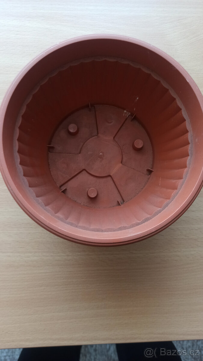 Plastové květináče podle seznamu a vyobrazení - 7