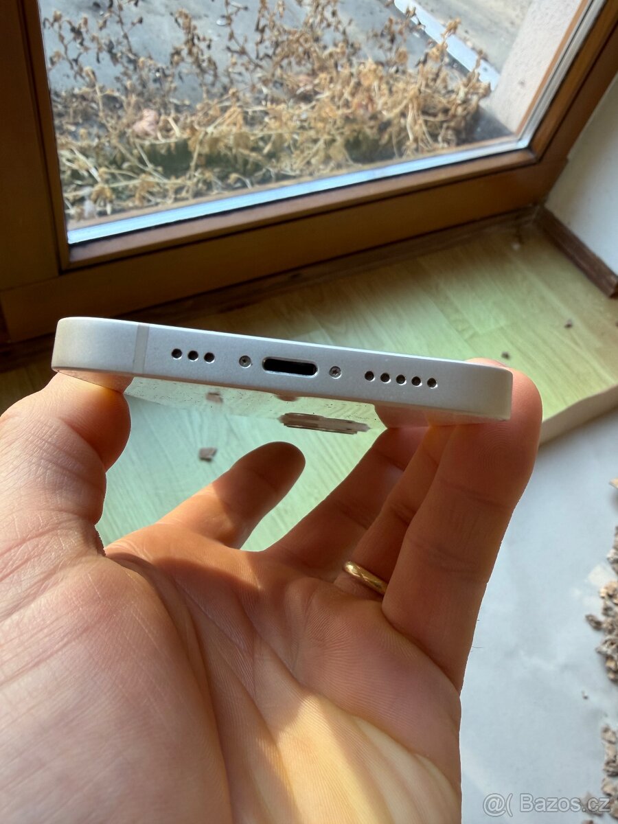 Prodám iPhone 13 128 GB - 7