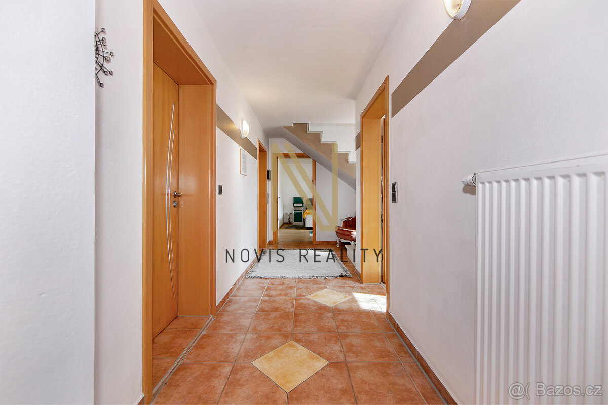 Prodej, rodinný dům se dvěma bytovými jednotkami, 213 m², Re - 7