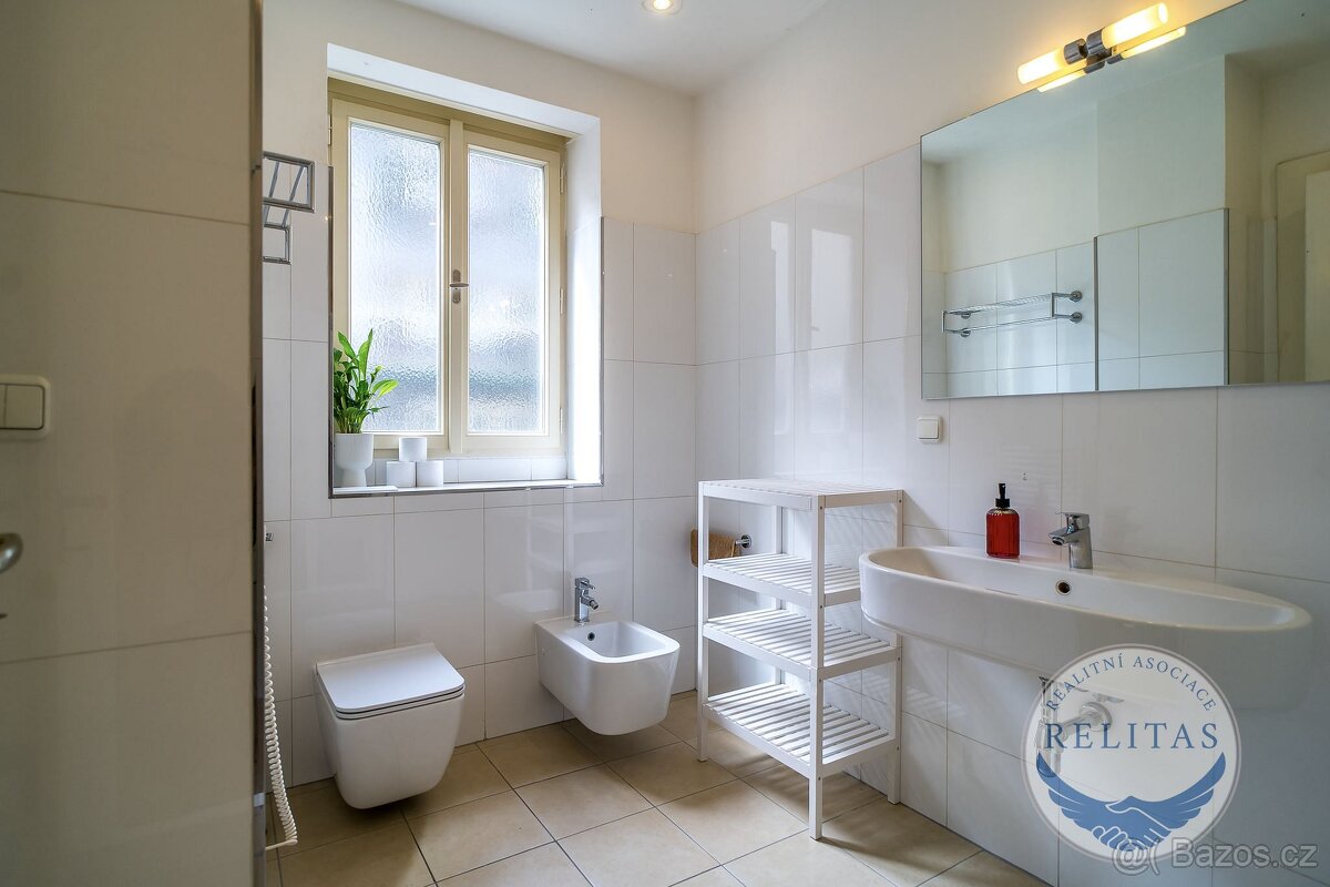 Pronájem klimatizovaného bytu 4+kk, 124 m² + 2xB, 3 neprůcho - 7