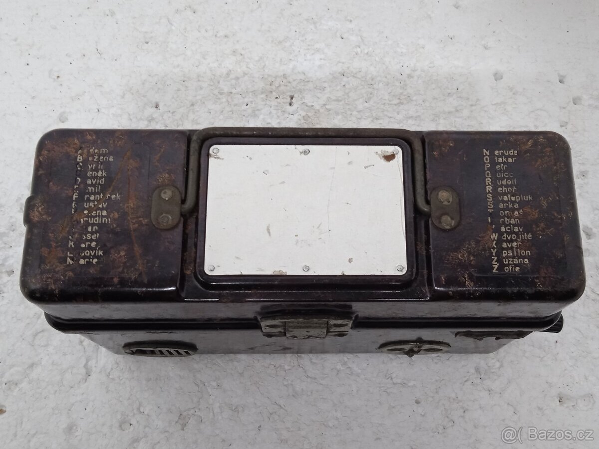 Tesla TP25 - Vojenský bakelitový telefon s induktorem - ČSSR - 7