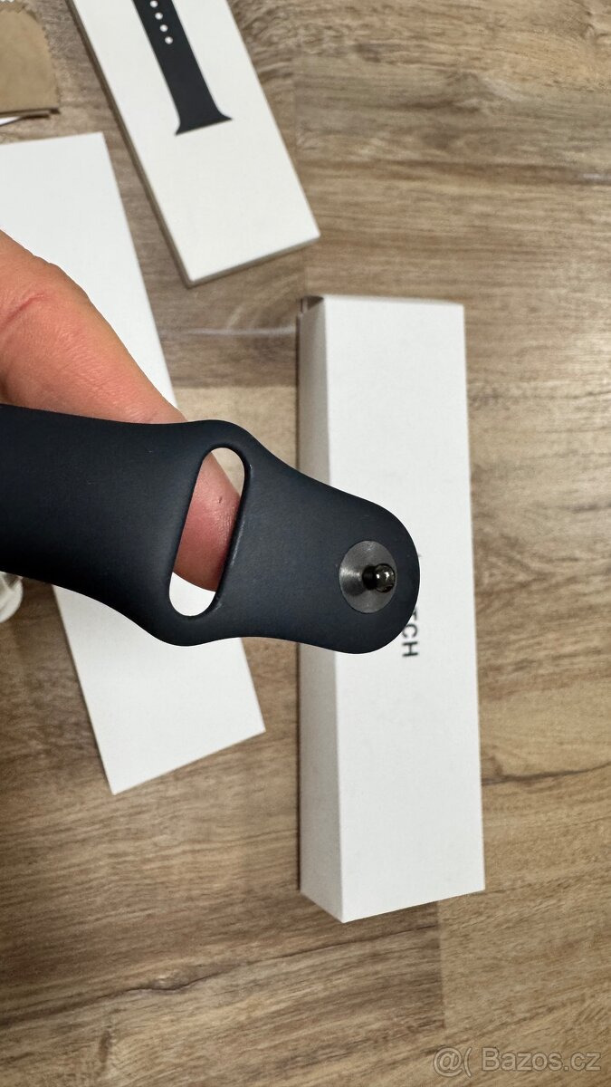 Apple Watch SE 3 se sportovním řemínkem - 7