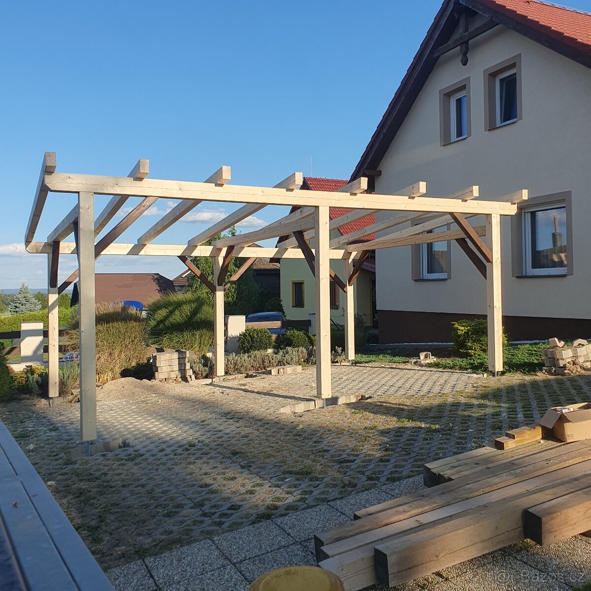 Pergoly a přístřešky z masivního dřeva - 7