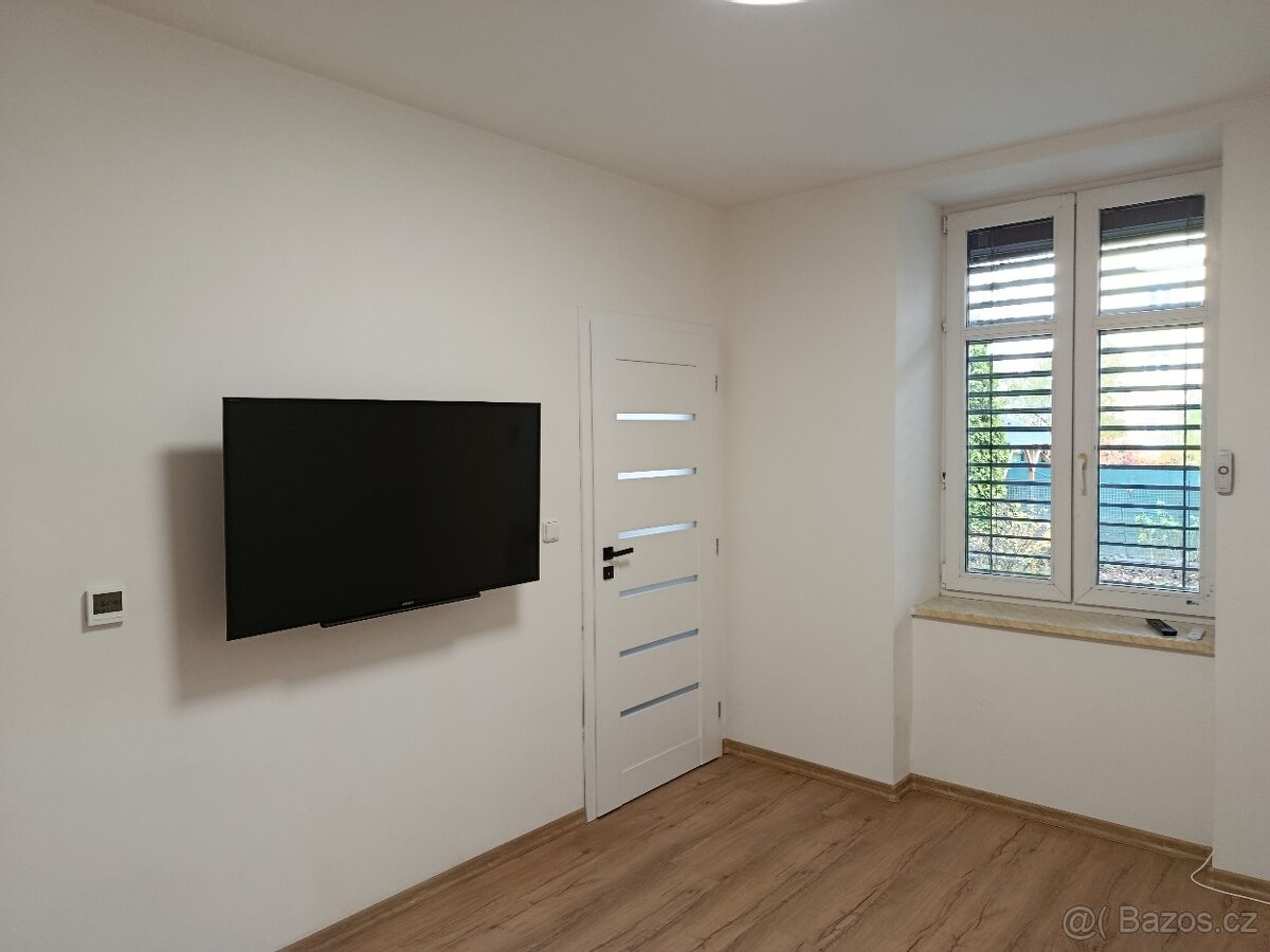 Pronájem bytu 2+kk 40 m² Korunní, Ostrava - Mariánské Hory - 7
