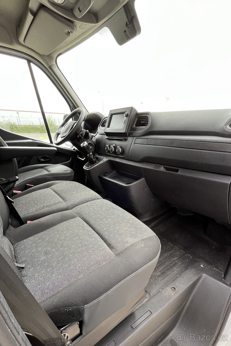 Půjčte si prostornou dodávku Opel Movano L4H2 - 7