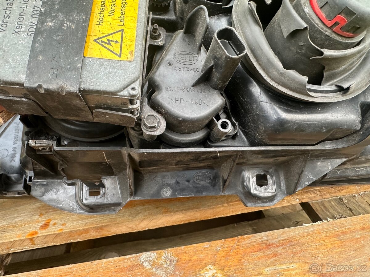 Přední světla BMW e39 Hella xenon - 7