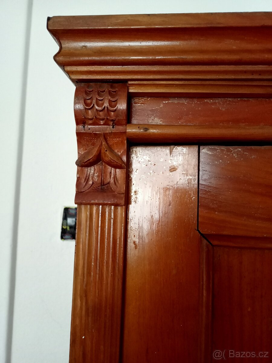 Starožitná skříň - 7