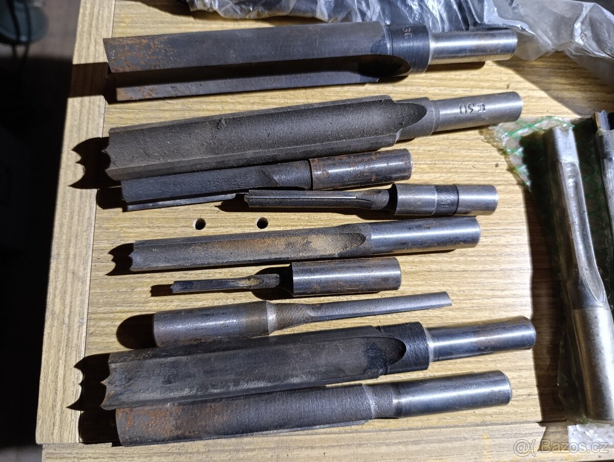 Ploché vrtáky na dřevo , sukovníky, dláta,frézy do dlabačky. - 7