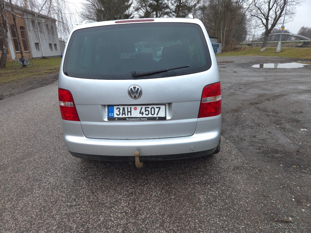Volkswagen Touran 2.0 TDI 7. Míst - 7