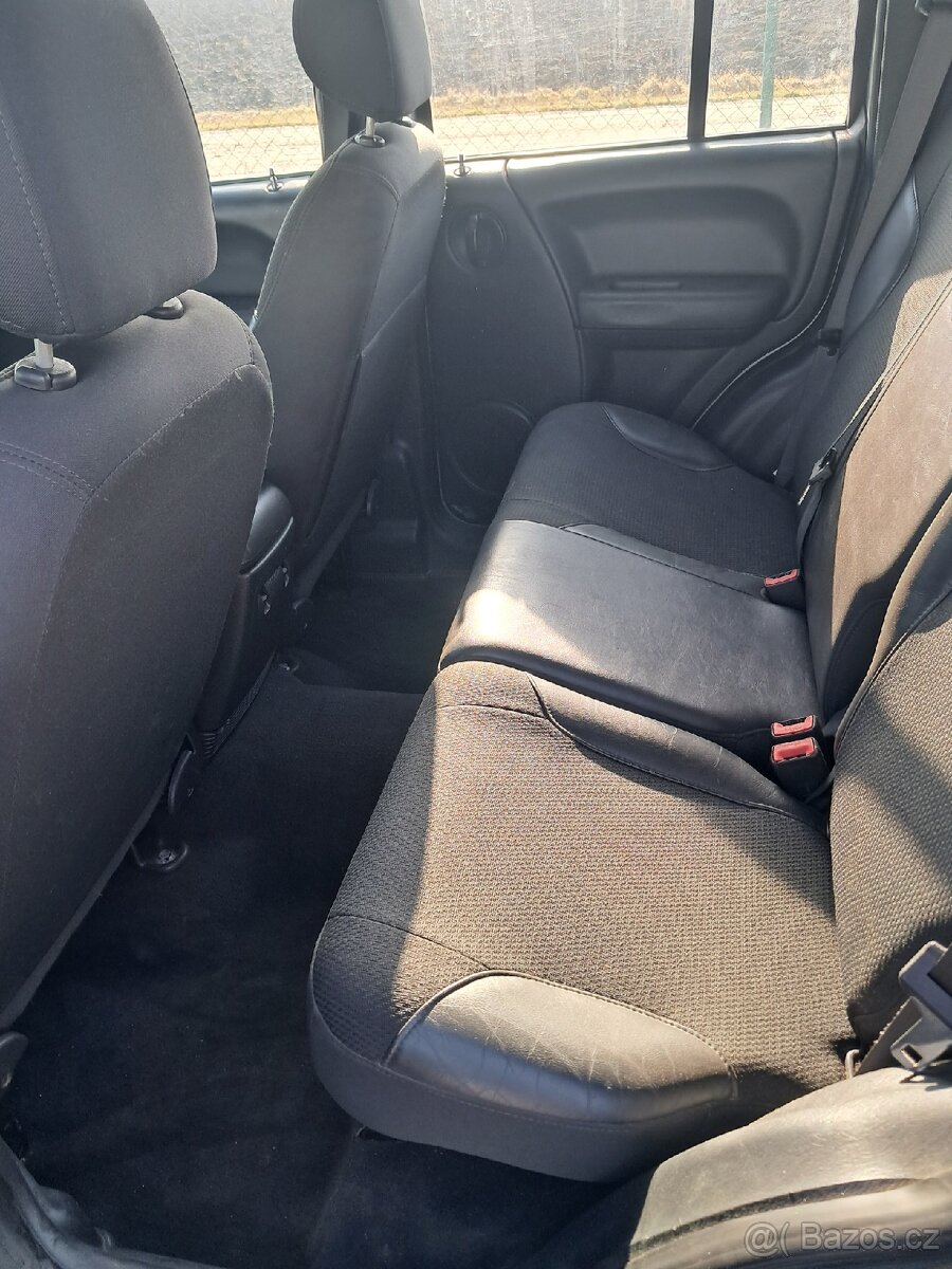 Jeep cherokee kj liberty - 7