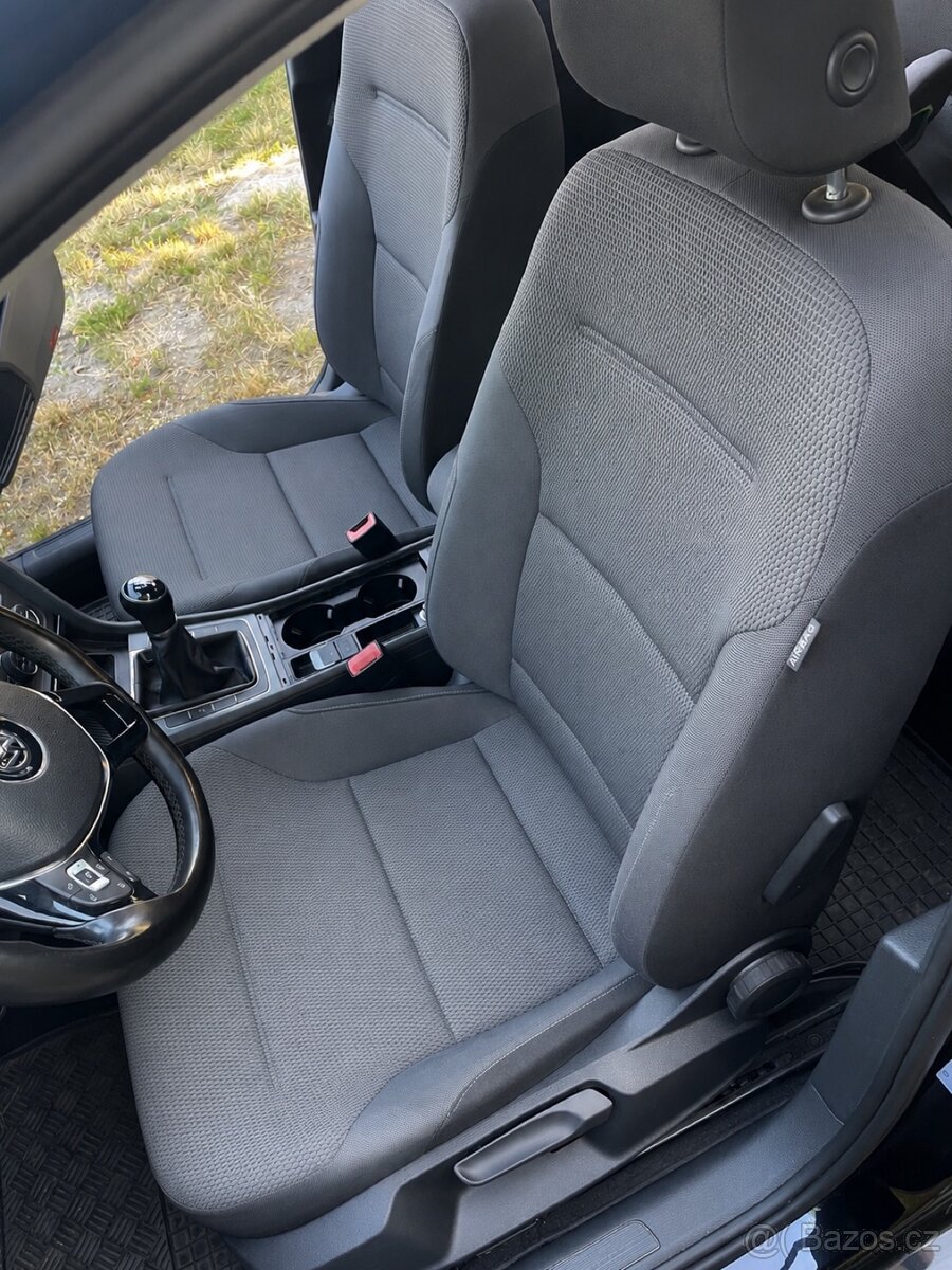 Volkswagen Golf - 7