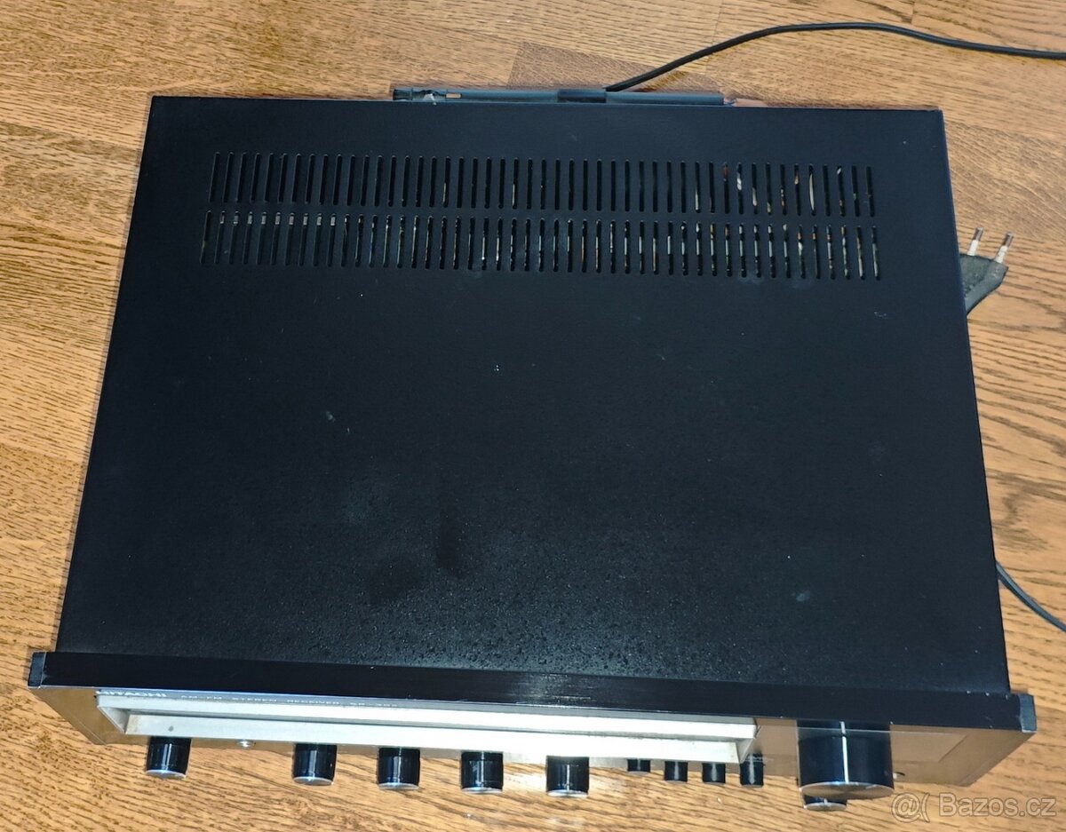 AM-FM Stereo Receiver Hitachi SR-302 - 7