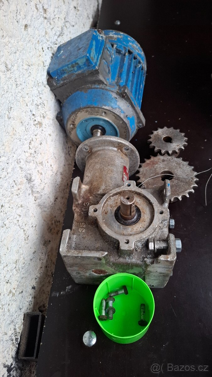 Elektromotor s převodovkou - 7