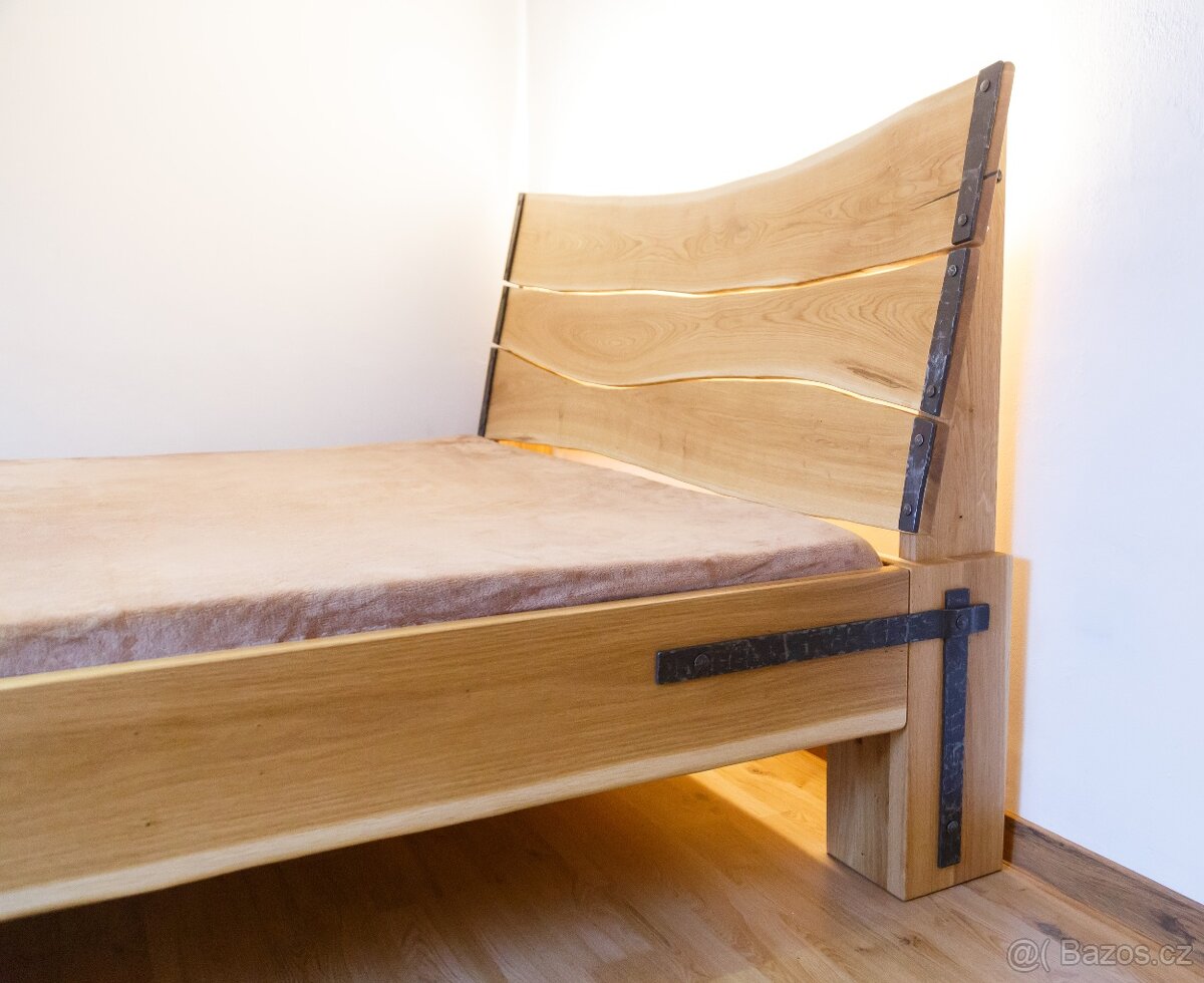 Postel z masivního dubového dřeva - 7