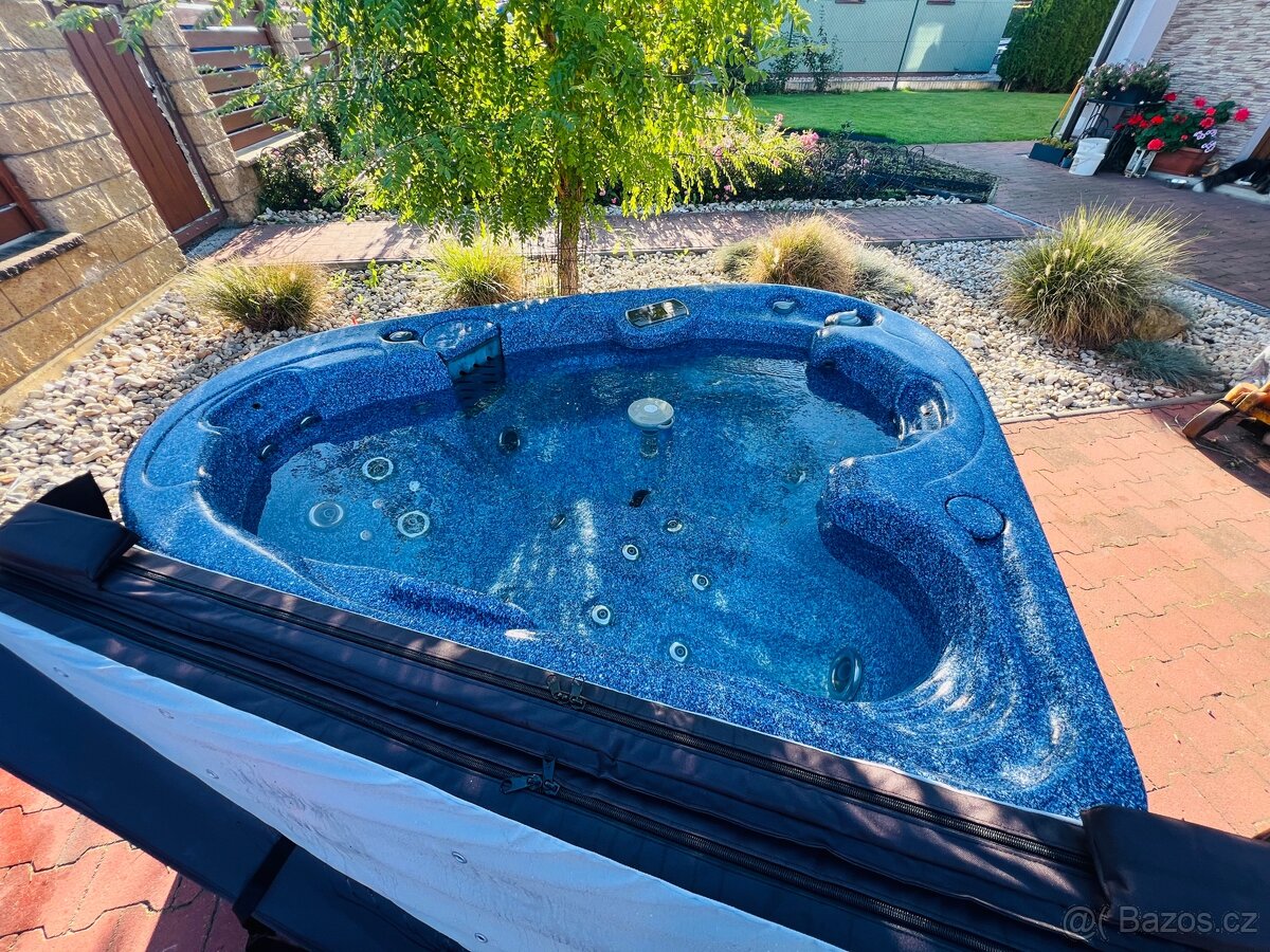 Vířivka, záruka, zateplená, 2 osoby - 7