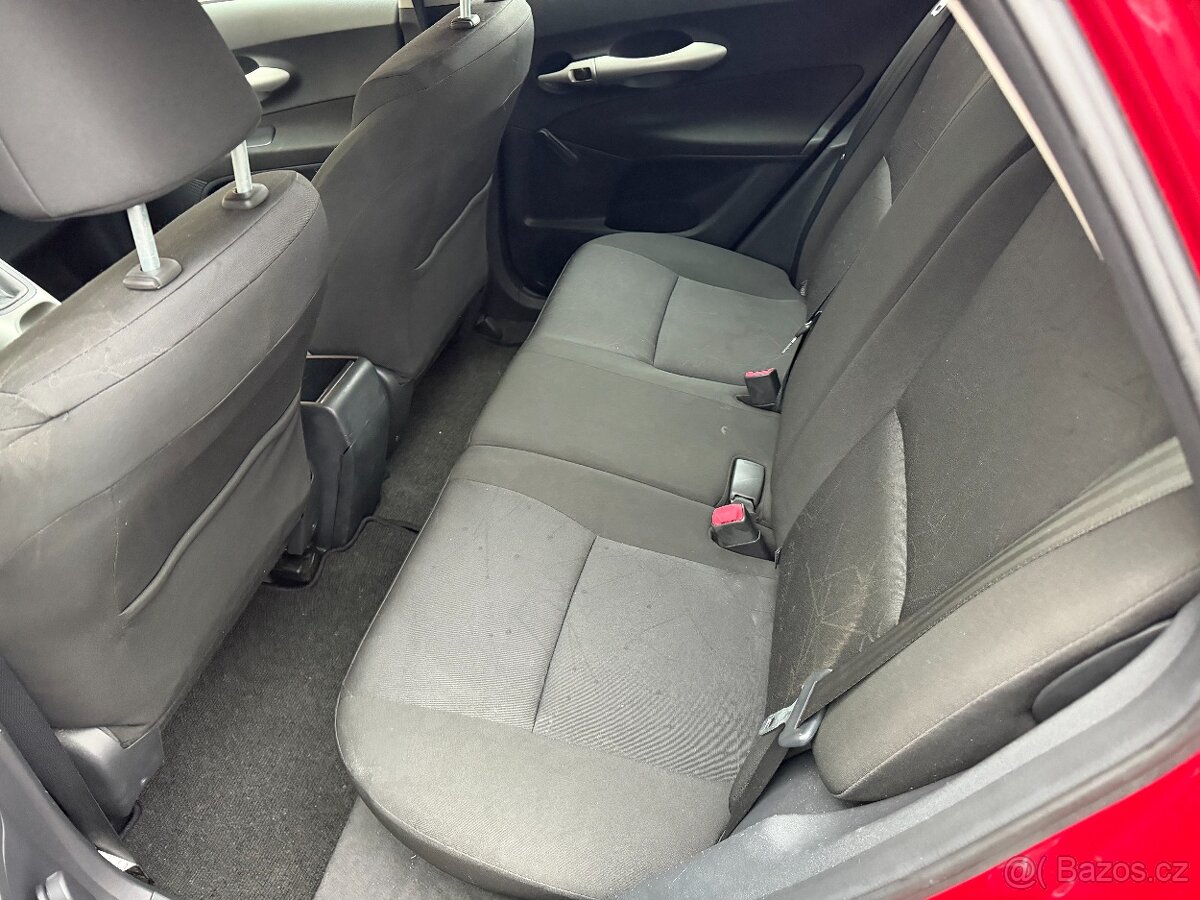 Toyota Auris 1.4VVT-i - 145 000km - 7