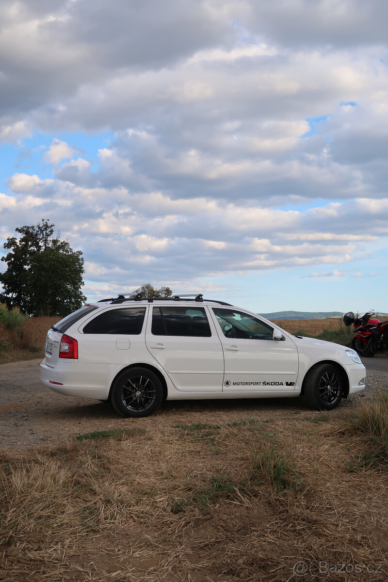 Prodám Škoda Octavia II facelift r.v. 2011 - 7