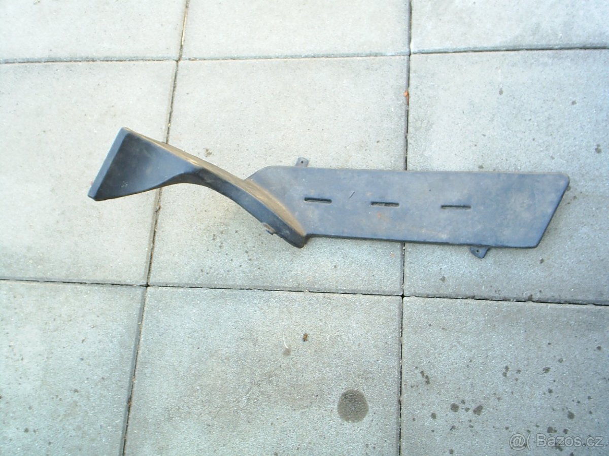 Mercedes W114/115 - topné kanály - 7