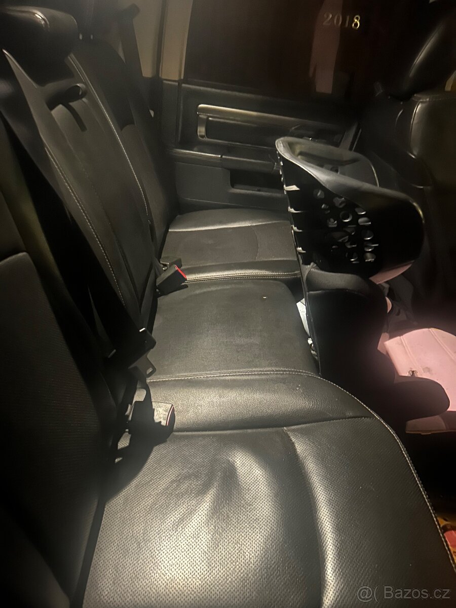 Dodge ram 1500 rok 2015 - 7