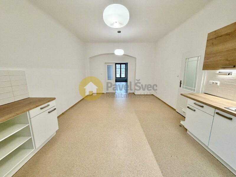 Pronájem bytu 2+kk, 60 m2, centrum města Strakonic - 7