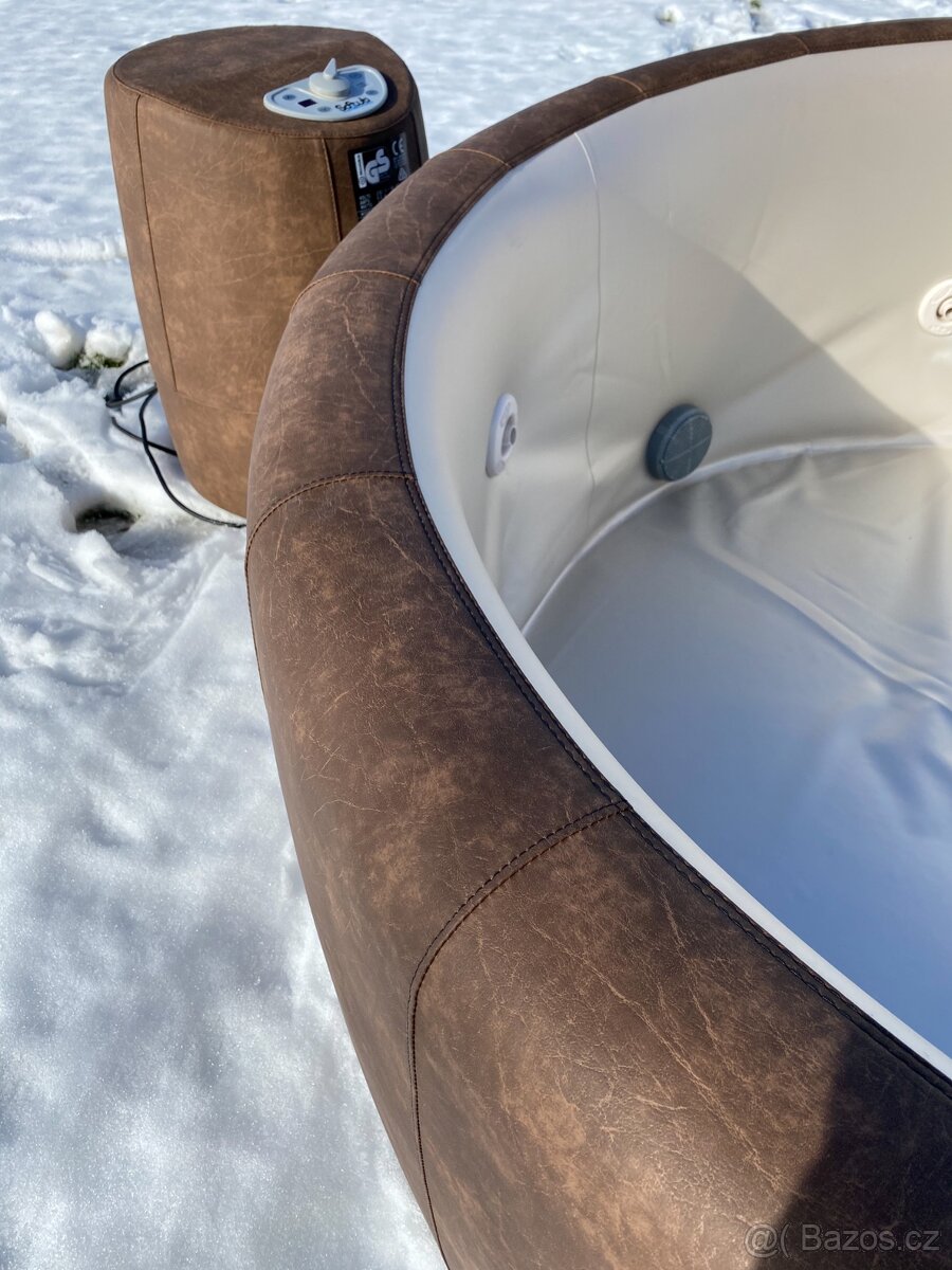 Celoroční vířivka Softub Resort 300+ - 7