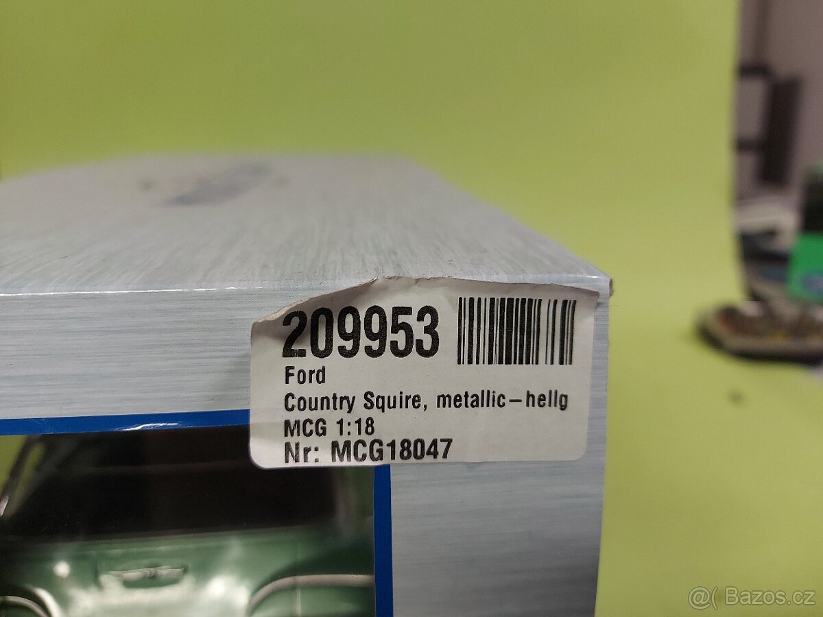 1:18 Ford Country Squire, MCG - 7