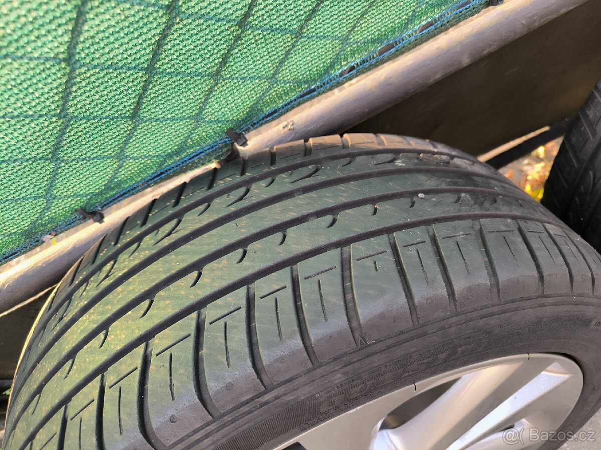 ALU kola Toyota Corolla 5x114,3 R17, Originál,pneu 7mm - 7