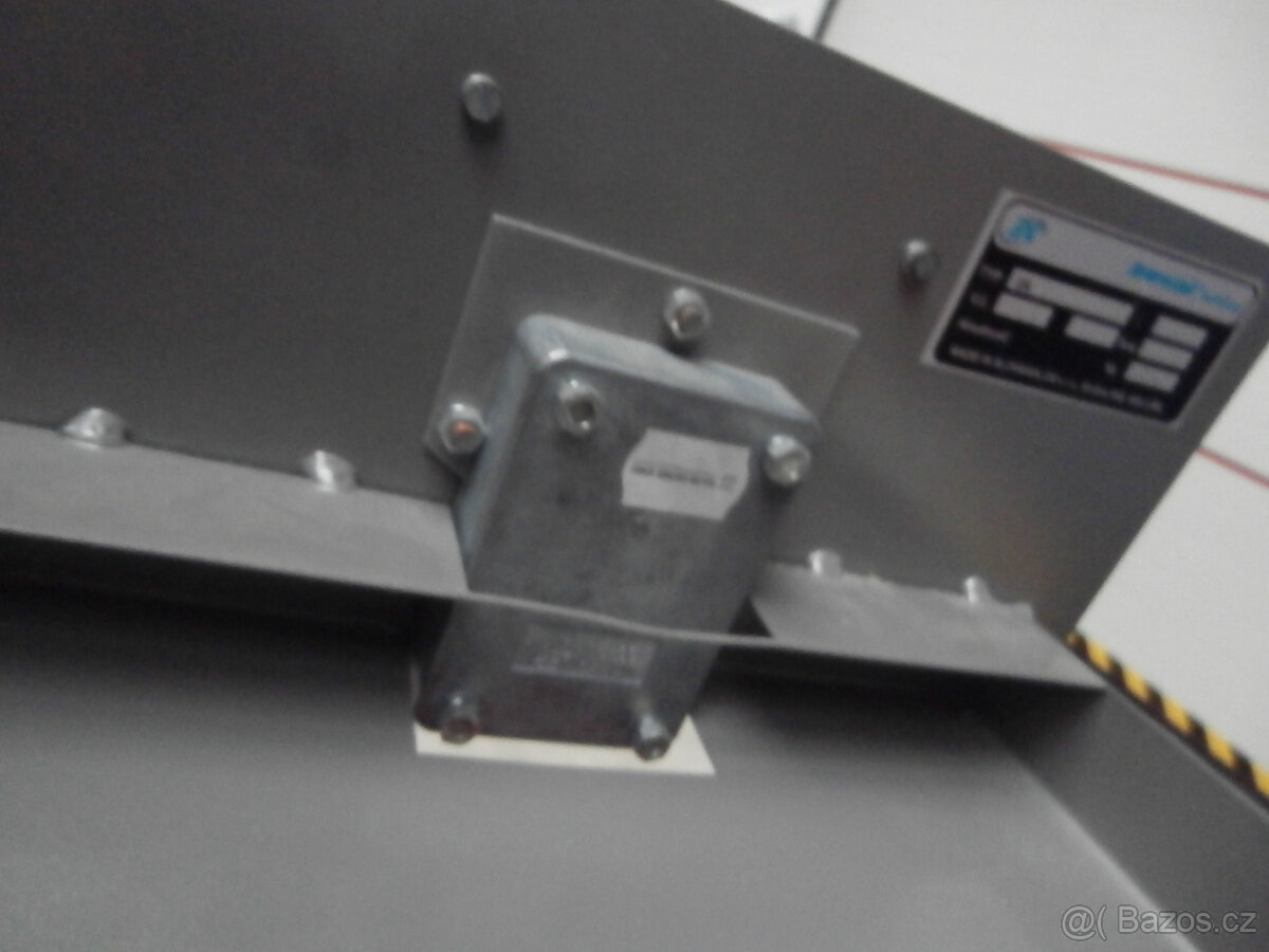 Trezor, trezorová schránka výsuvná za 3.000 kč - 7