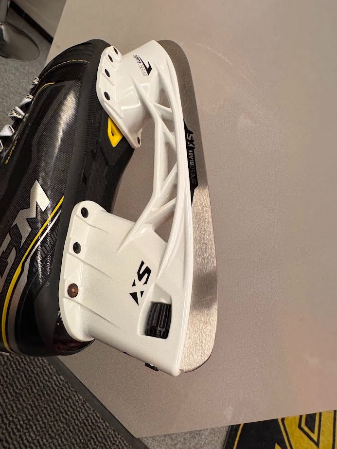 BRUSLE CCM SUPER TACKS 9380, VEL. 43/8 D - 7