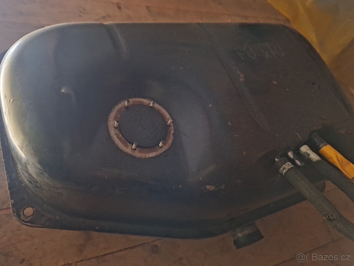 Fiat 124,nádrž na fiat 124,spider - 7