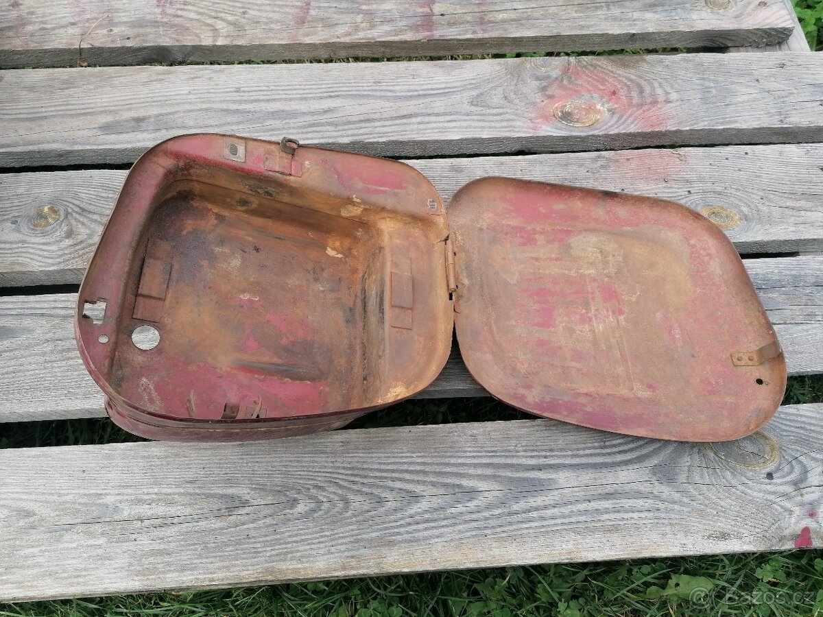 Kaslík na batériu na Jawa, CZ, 350, 250, 175, panelka - 7