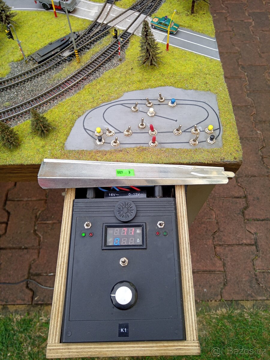 Prodám kolejiště TT plně funkční dva okruhy - 7