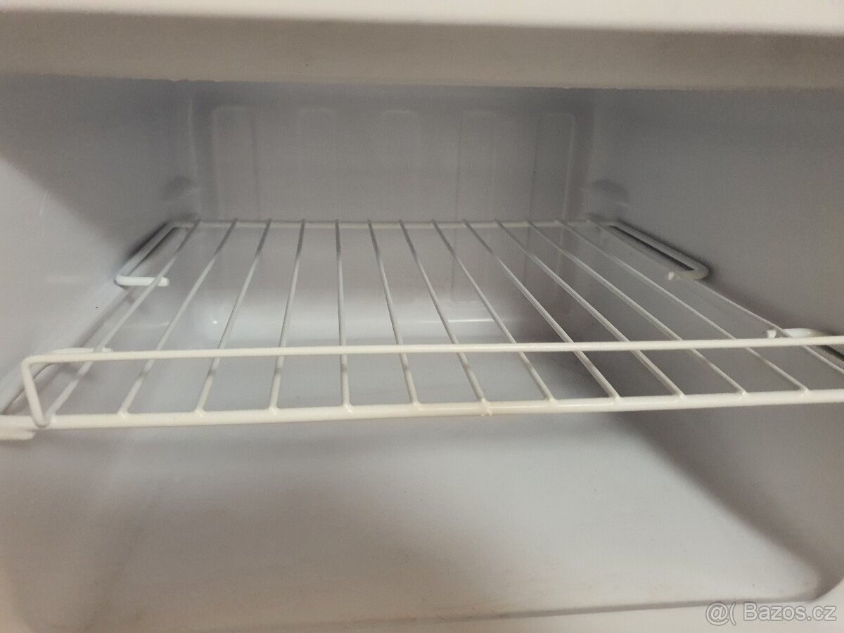 zánovní moderní lednice tř.A+ s mrazákem - 7