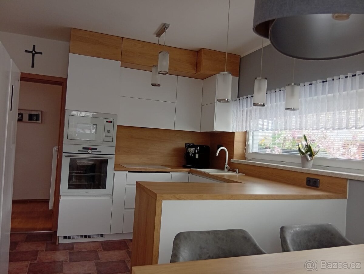 Prodáme rodinný dům 5+1 - 7